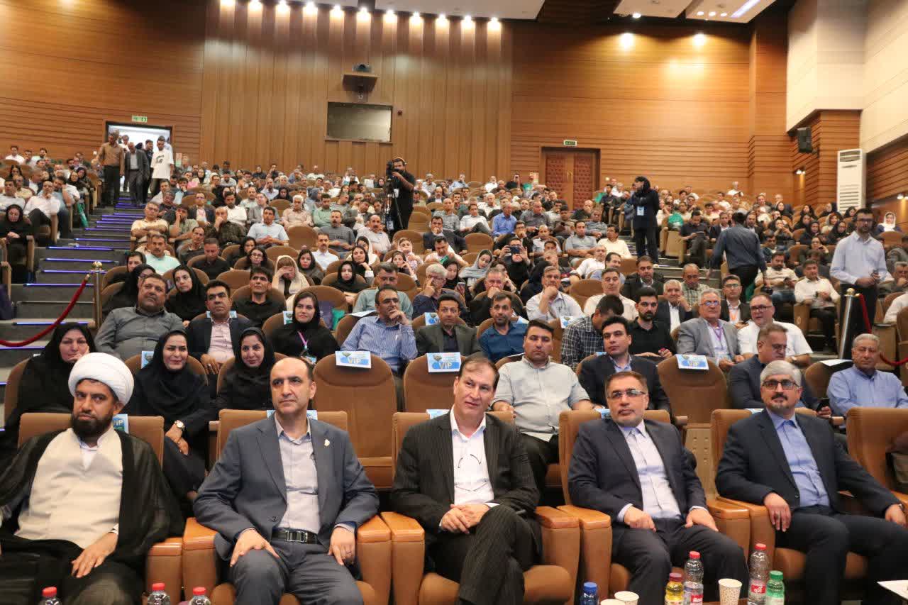 برگزاری کنفرانس صنعت گلخانه در استان فارس با حضور معاون وزیر در امور باغبانی 