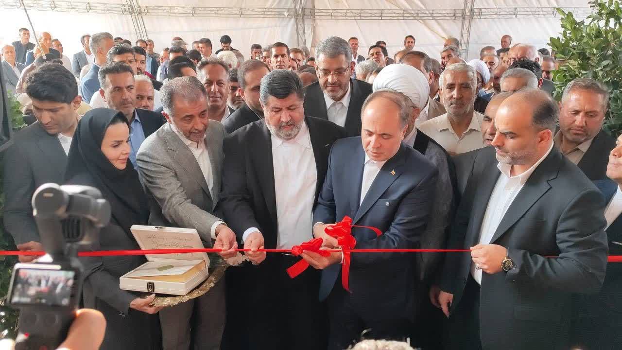 افتتاح نمایشگاه محصولات کشاورزی با حضور وزیر جهاد کشاورزی و معاون وزیر در امور باغبانی 