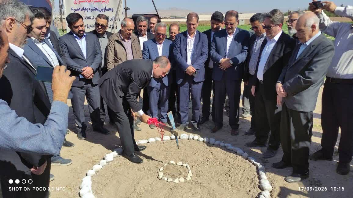 برگزاری مراسم کلنگ زنی شهرک گلخانه ای بخش غیر دولتی شهرستان مراغه با حضور وزیر جهاد کشاورزی و معاون امور باغبانی 